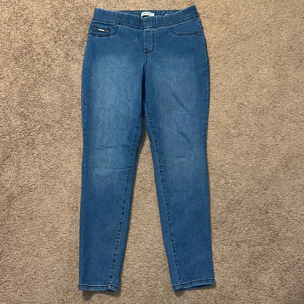 Women’s Nine West pull on jeans